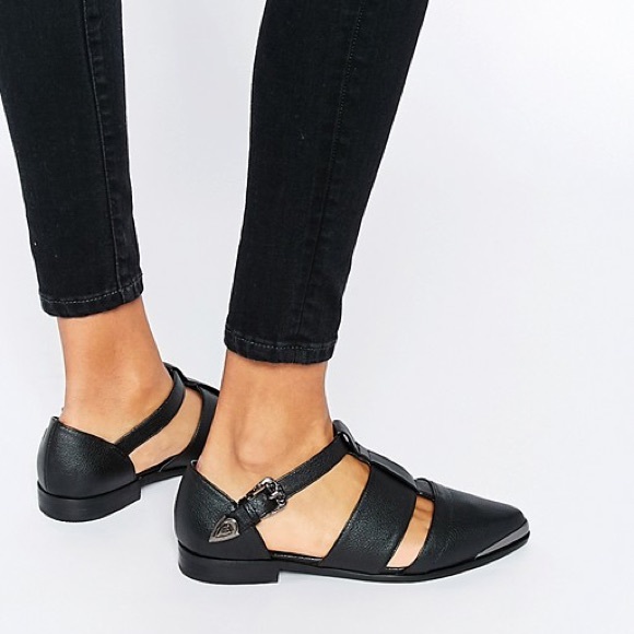 ASOS Shoes - EUC 💥 ASOS MYTH Flat Shoes w/ Buckle Detailing